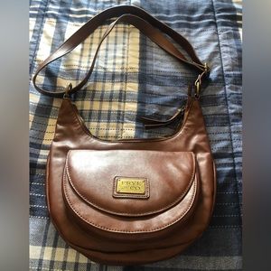 Pocketbook with adjustable shoulder strap
